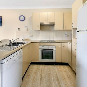 Two-Bedroom Apartment Spa Bath